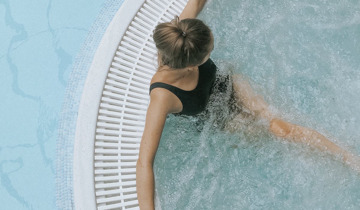 Acrylic jacuzzi spa — shell restoration service